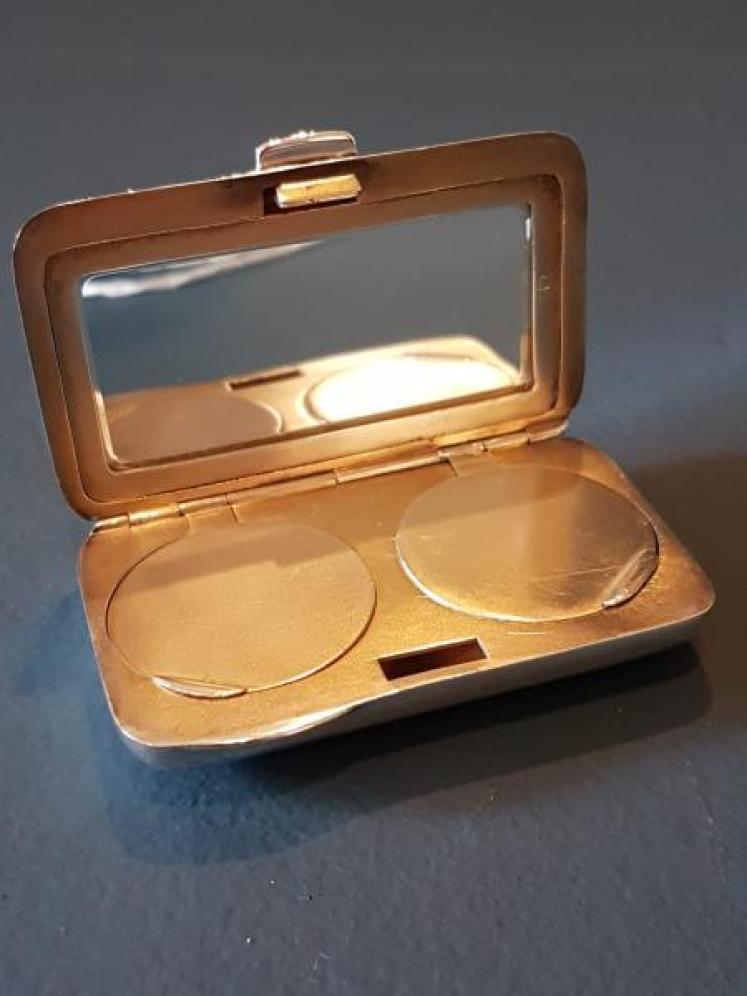 Unusual Two Compartment Silver Pill Box - Image 5