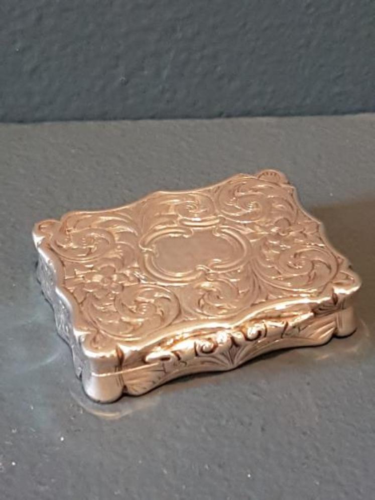 Large Early Victorian Silver Vinaigrette  - Image 1