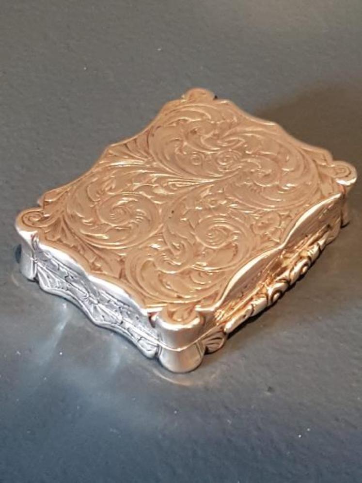 Large Early Victorian Silver Vinaigrette  - Image 3