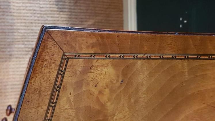 Regency Inlaid Figured Walnut Bow Front Chest - Image 4