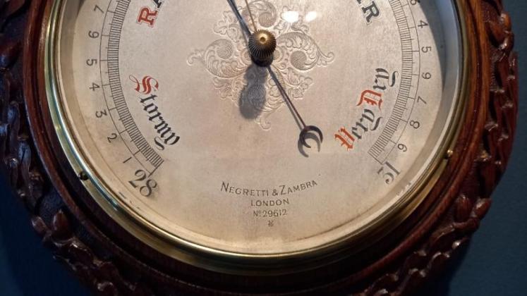 Mid Victorian Acorn Leaf Negretti & Zambra Barometer - Image 3