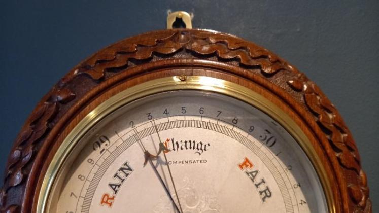 Mid Victorian Acorn Leaf Negretti & Zambra Barometer - Image 4