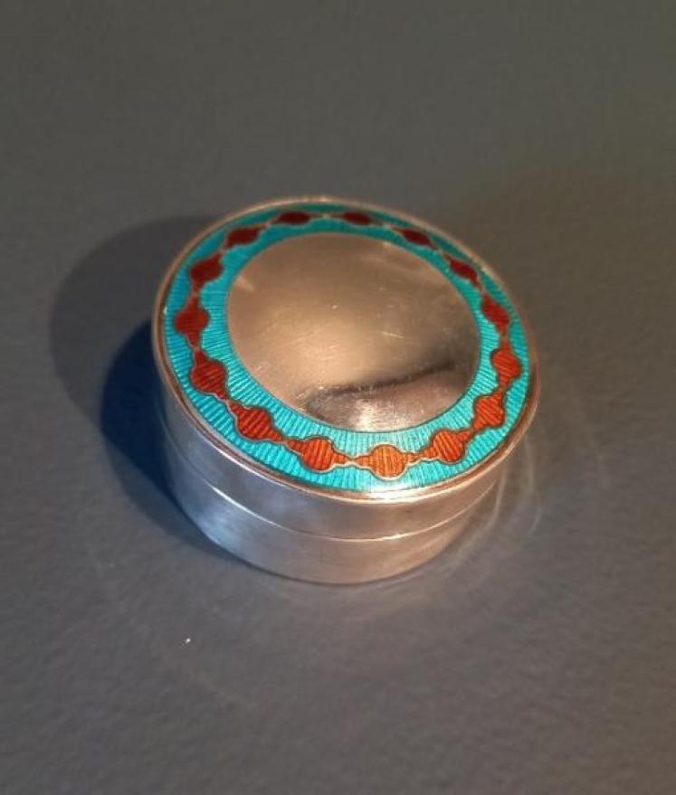 Unusual Edwardian Silver & Turquoise Enamel Pill Box - Image 2