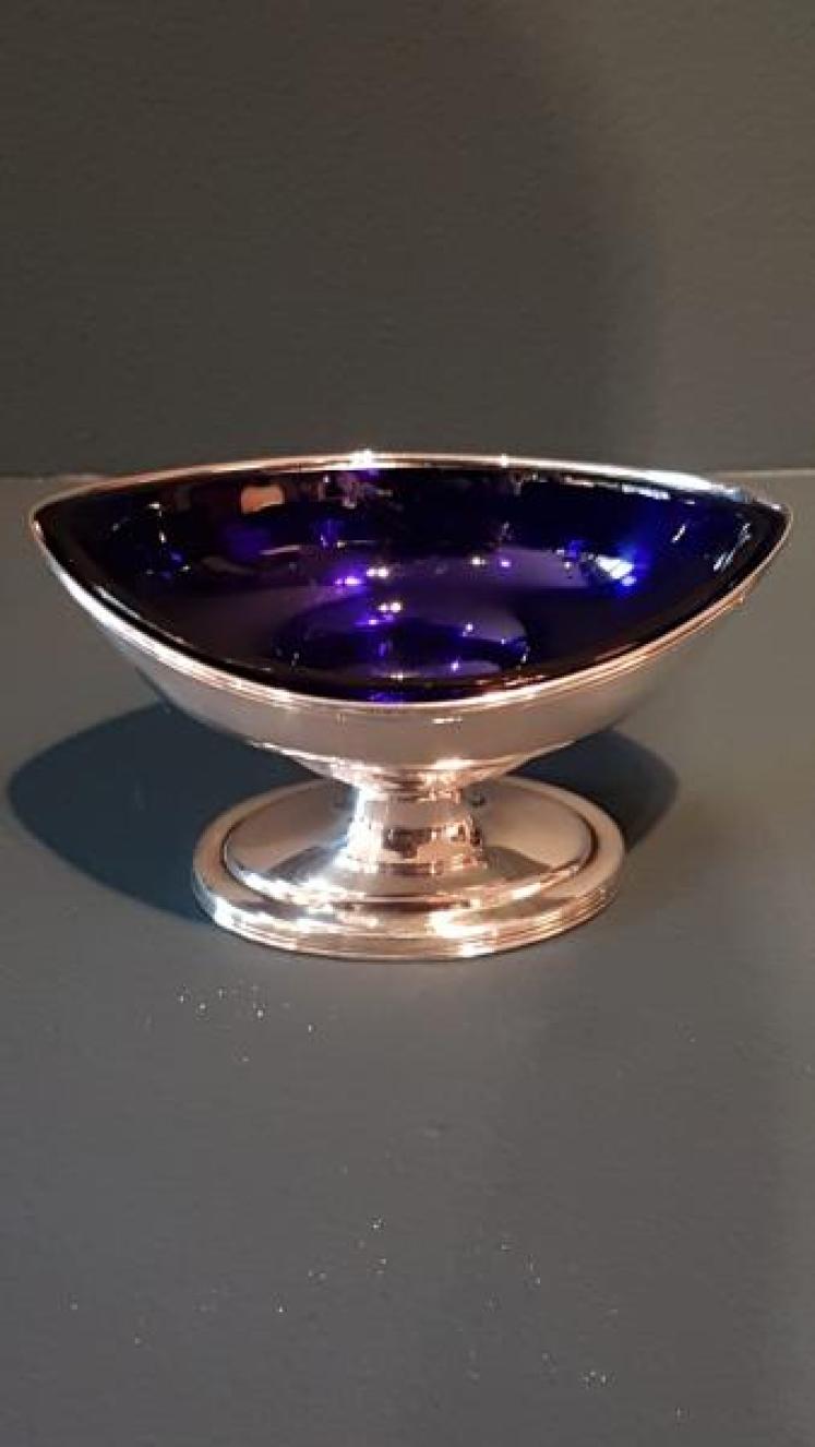 Pair of Fine Quality Georgian Salts by Anne & Peter Bateman - Image 4