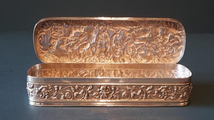 Fine Quality Victorian Silver Table Box  - Image 6