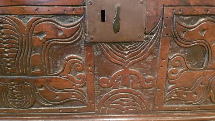 Outstanding Early Oak Six Plank Coffer  - Image 5