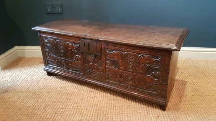 Outstanding Early Oak Six Plank Coffer  - Image 6