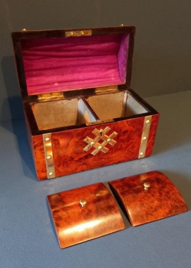 Mid Victorian Burr Walnut Tea Caddy - Image 4