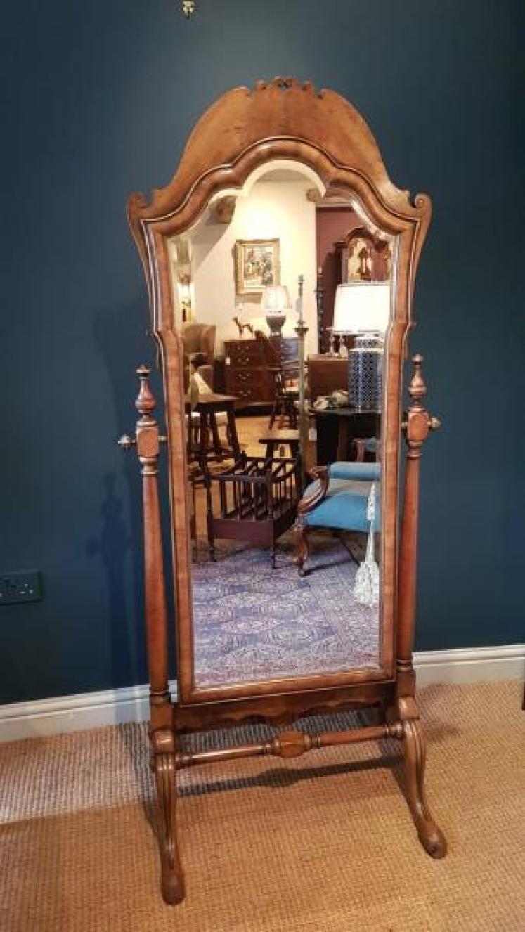 Fine Quality Late Victorian Walnut Cheval Mirror by Tozer - Image 1