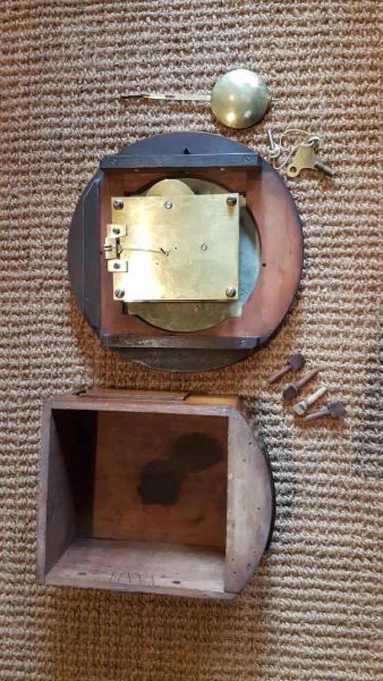 Small Victorian Walnut Cased Fusee Dial Clock - Image 2