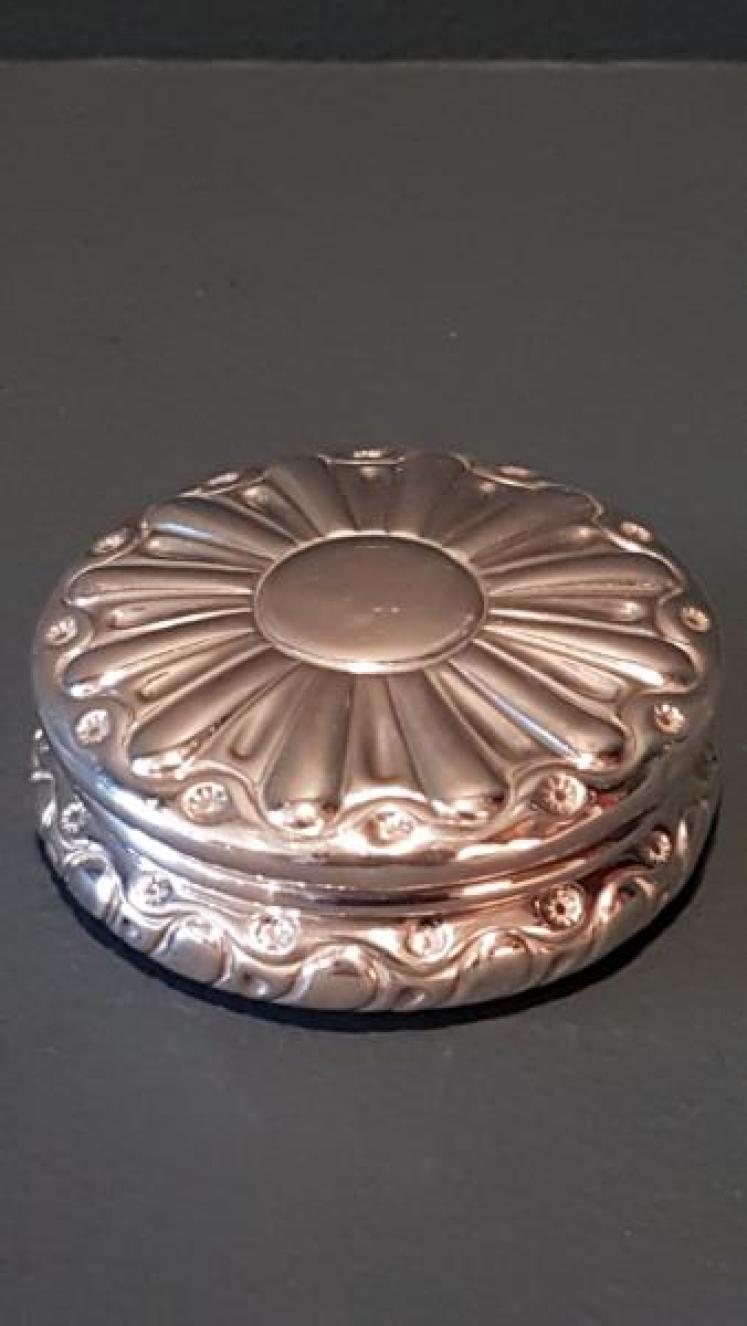 Victorian Silver Sunburst Box - Image 1