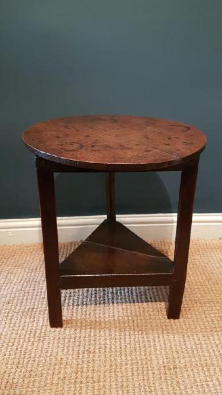 Period Oak Small Proportioned Cricket Table - Image 1