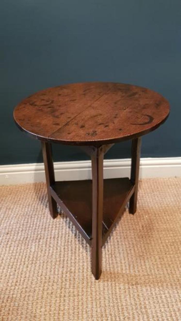 Period Oak Small Proportioned Cricket Table - Image 3