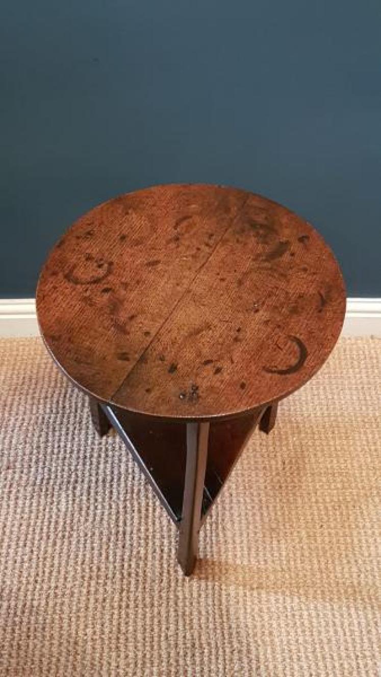 Period Oak Small Proportioned Cricket Table - Image 4