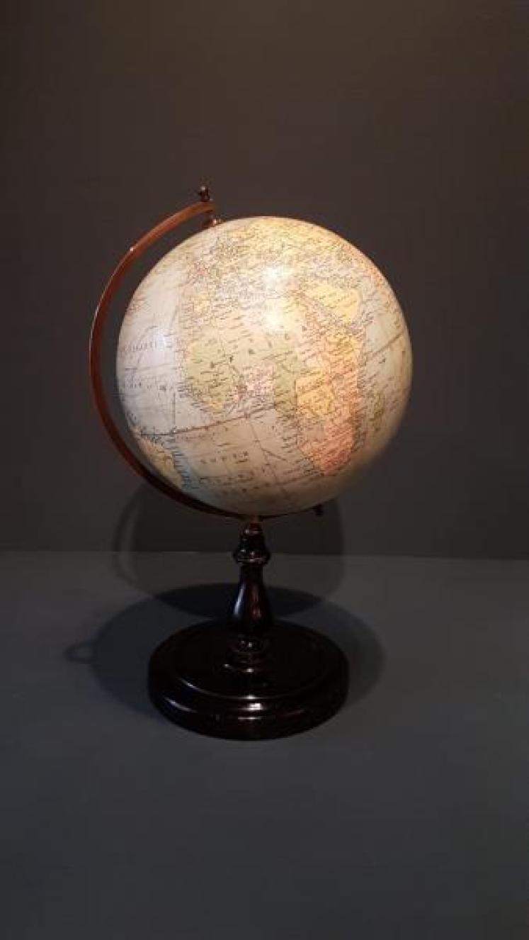 1930's Philips 8" Terrestrial Globe - Image 1