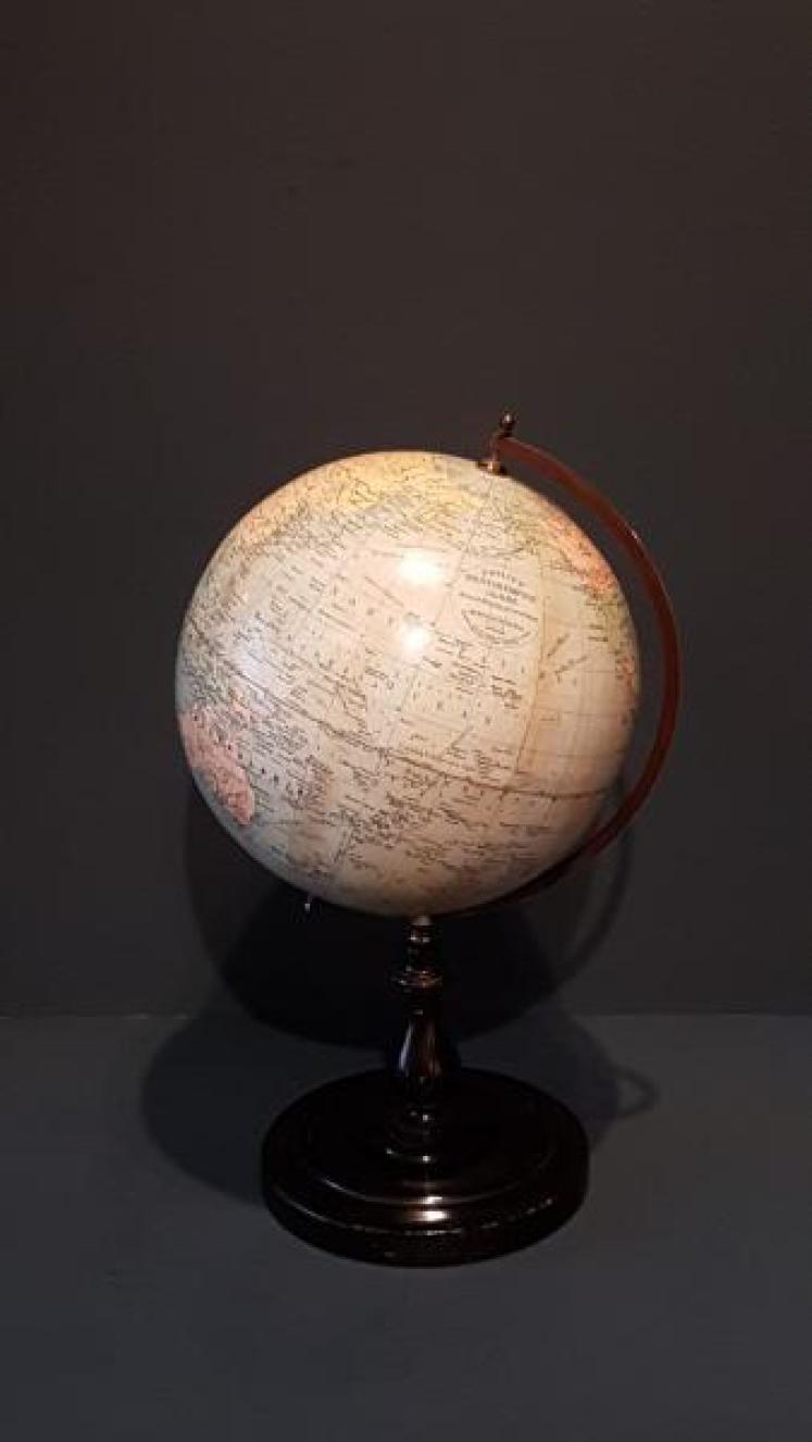 1930's Philips 8" Terrestrial Globe - Image 2