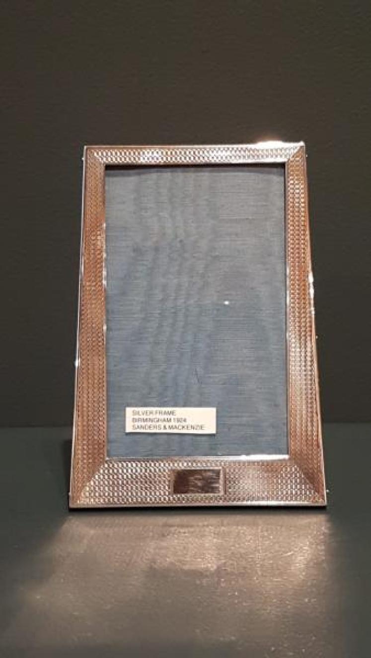 George V Silver Photo Frame - Image 1