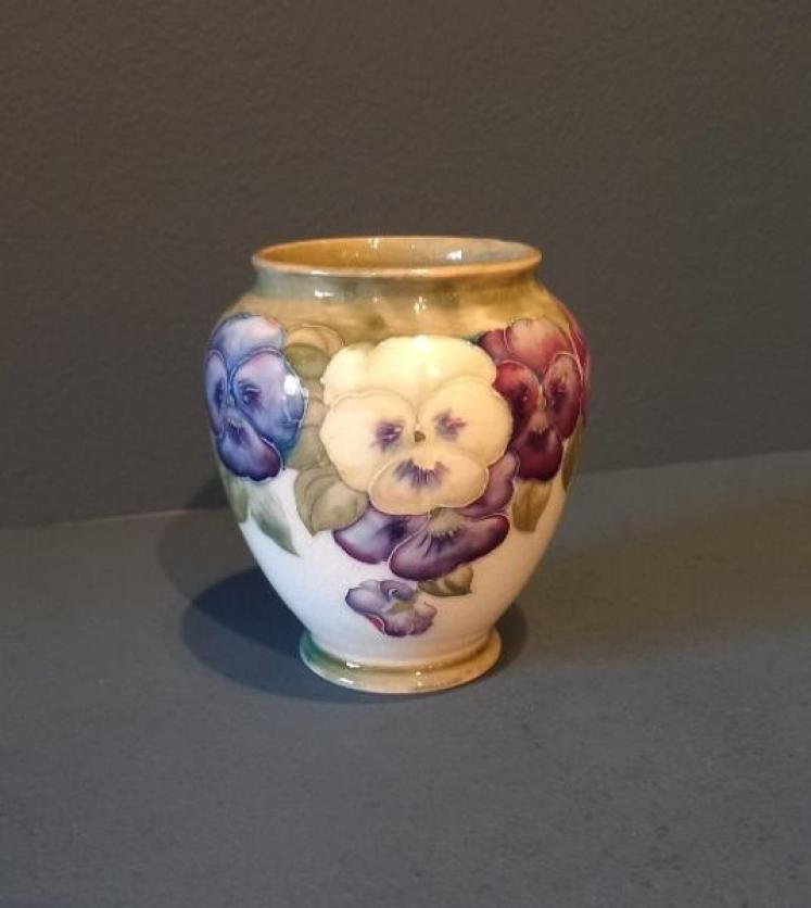 Rare McIntyre Moorcroft Pansy on White Ground Vase - Image 1