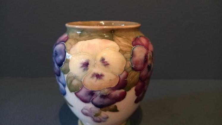 Rare McIntyre Moorcroft Pansy on White Ground Vase - Image 4