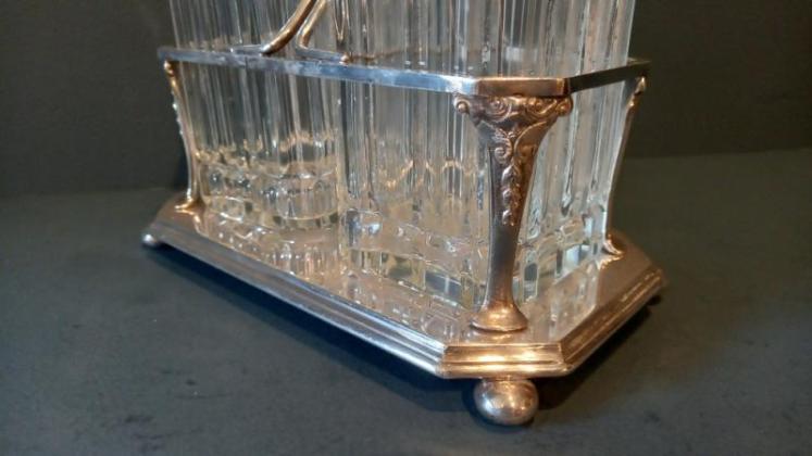 Victorian Silver Plated Two Bottle Decanter Stand  - Image 5