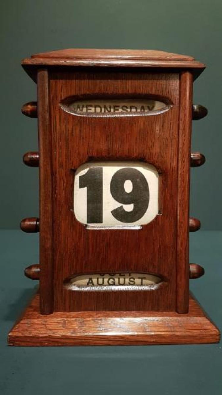 Edwardian Solid Oak Perpetual Desk Calendar - Image 2