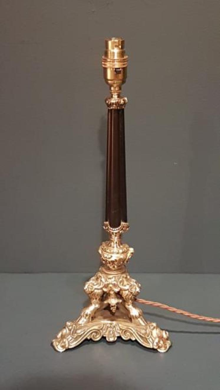 Late Victorian Decorative Brass and Cast Iron Table Lamp - Image 2