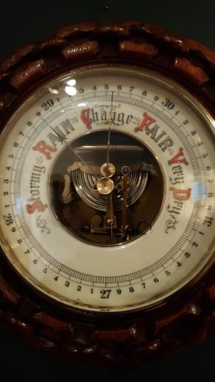 Victorian Carved Oak Barometer - Image 2