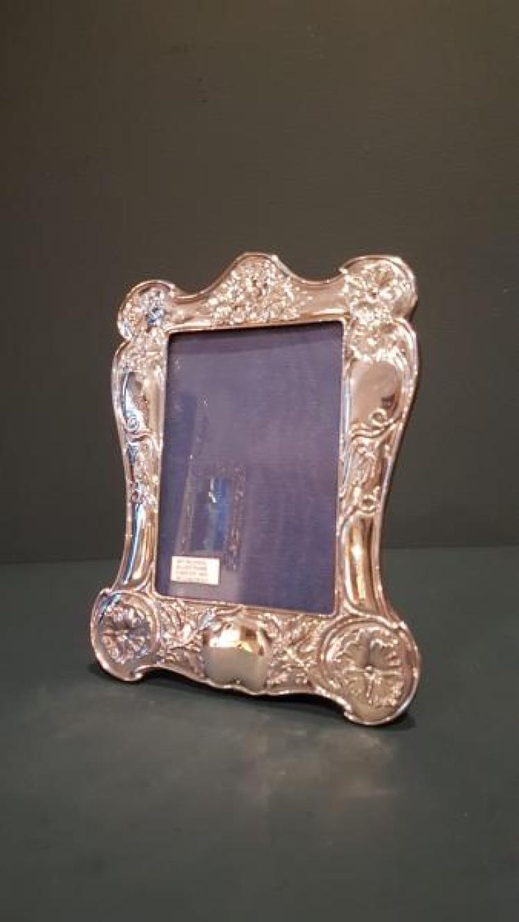 Fine Quality Edwardian Silver Frame by William Neale - Image 2