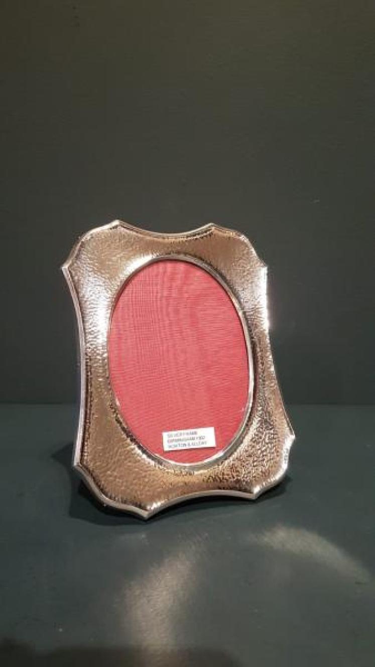 Edwardian Planished Silver Photo Frame - Image 1