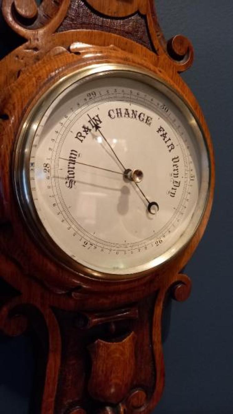 Small Victorian Polished Oak Banjo Barometer - Image 2
