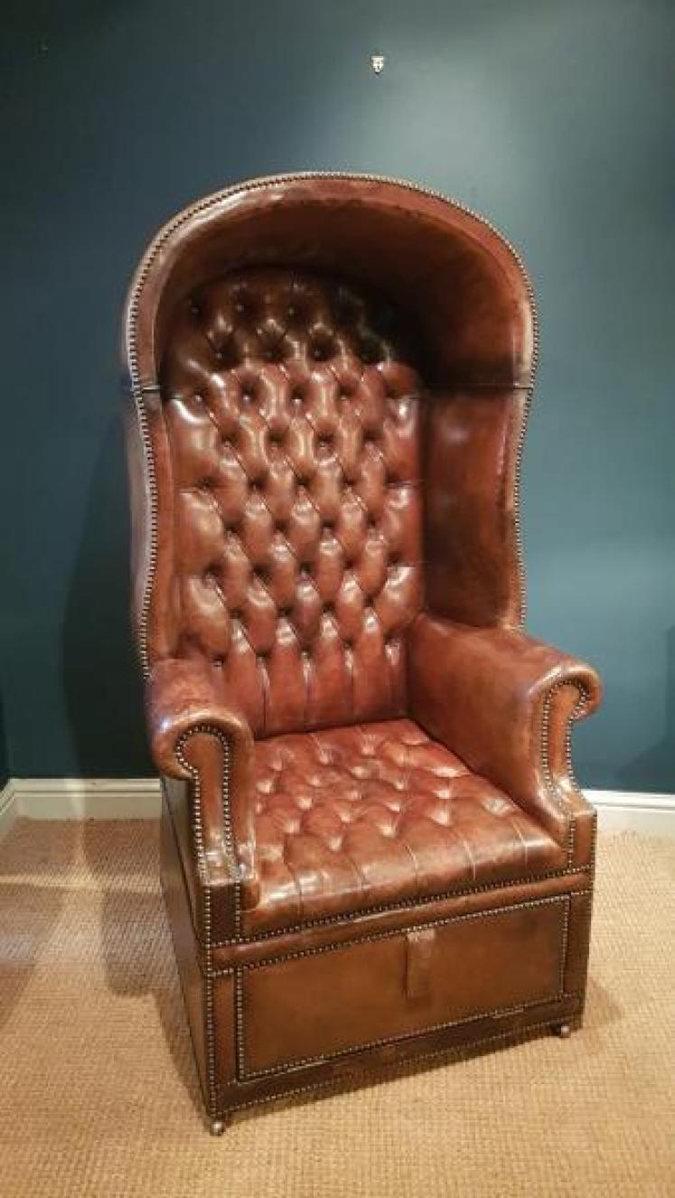 Outstanding Edwardian Leather Porters Chair - Image 1