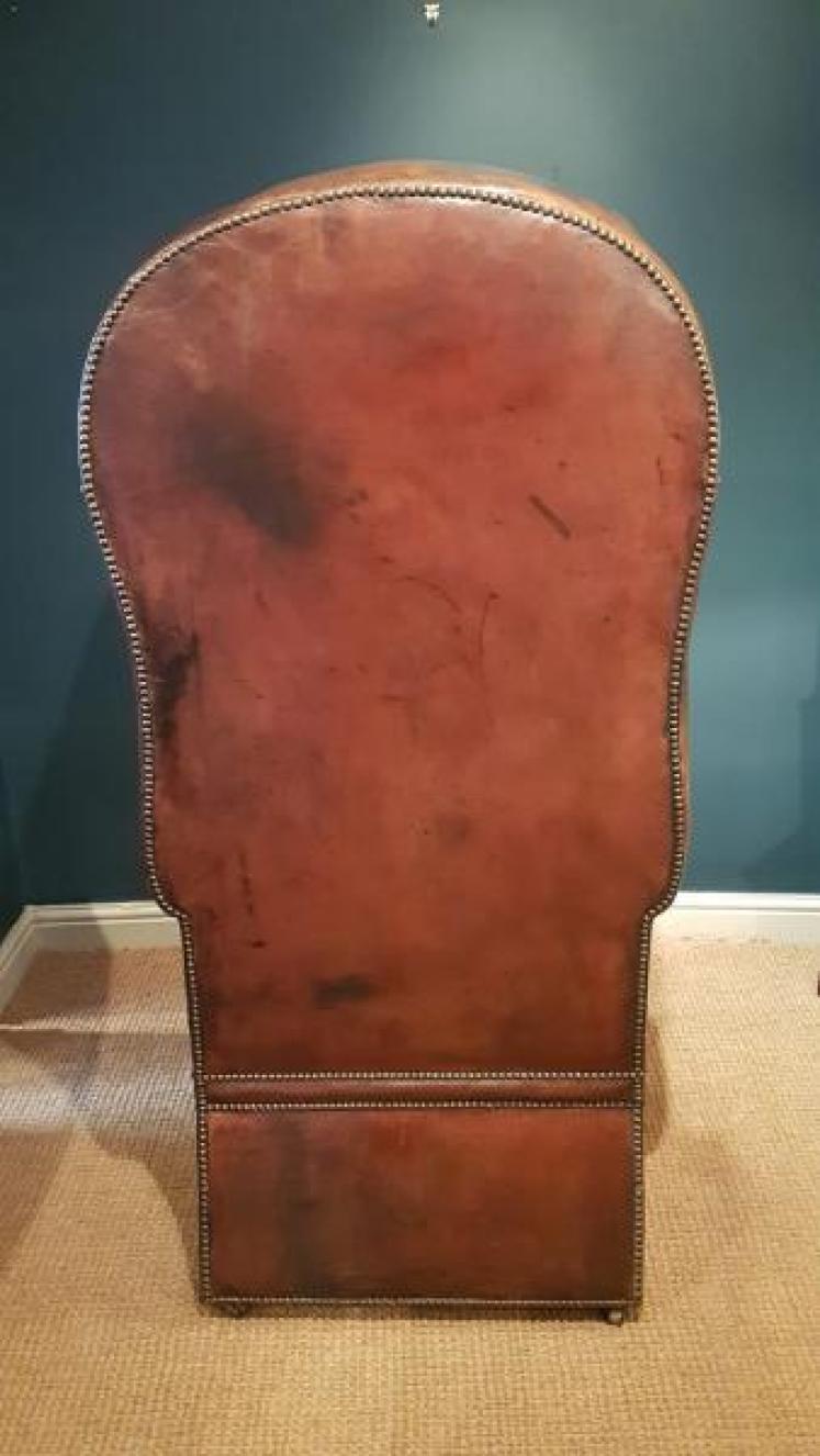 Outstanding Edwardian Leather Porters Chair - Image 4