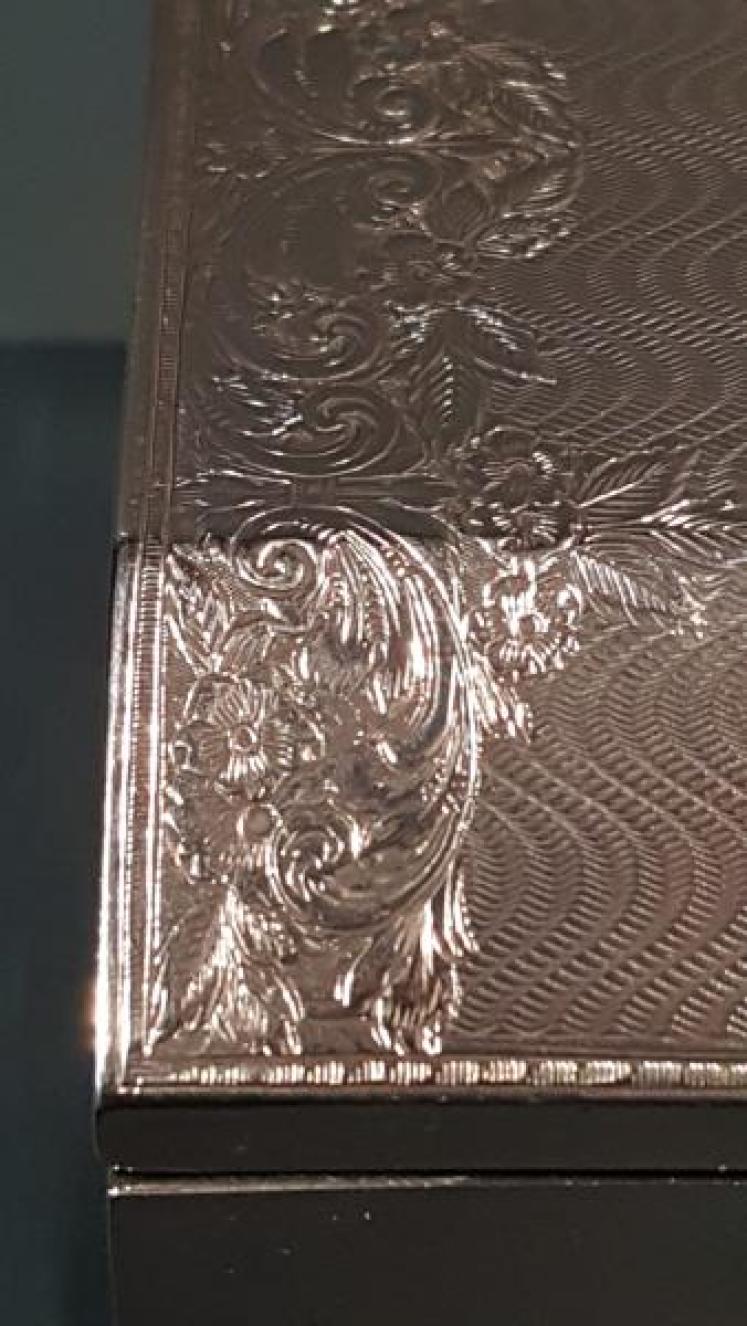 Fine Quality Walker and Hall Silver Jewel Box - Image 6