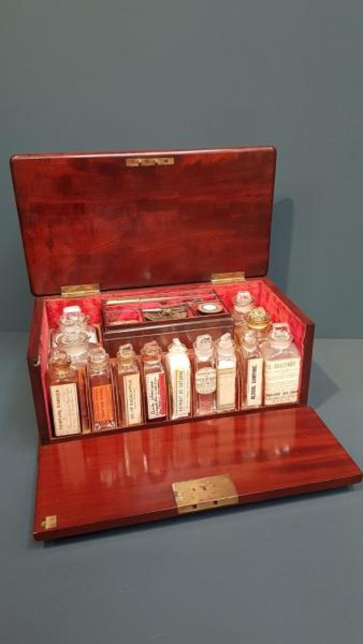 Mid Victorian Mahogany Apothecary Box - Image 1