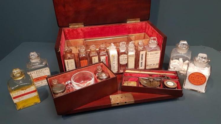 Mid Victorian Mahogany Apothecary Box - Image 4