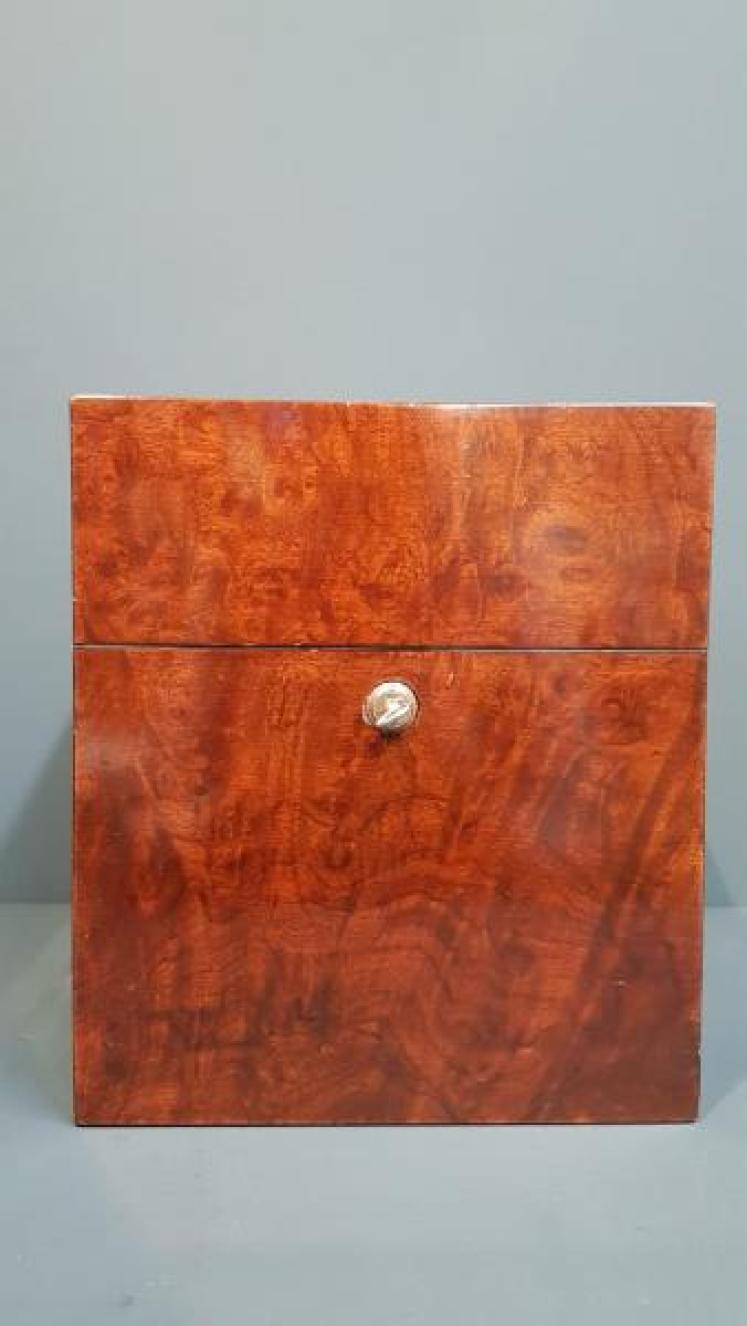 Fine Quality Victorian Walnut Decanter Box - Image 6