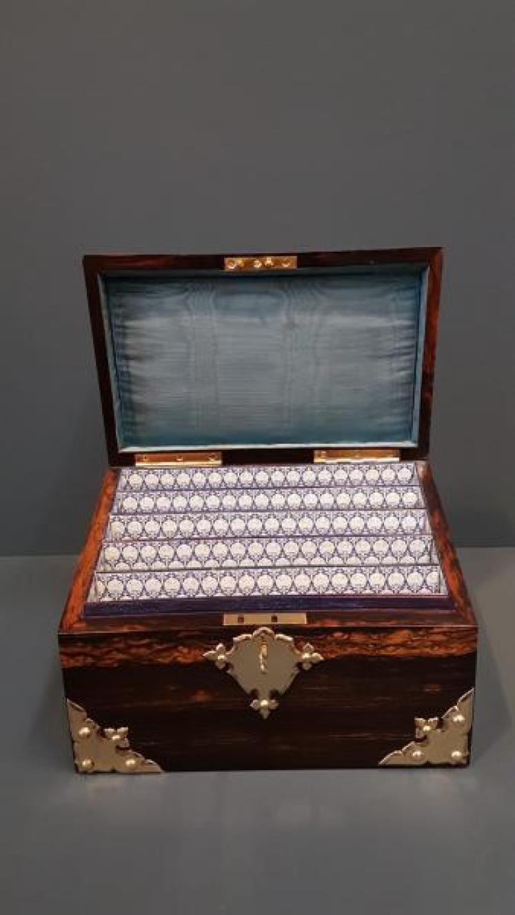 Superb Colomandel Stationary Box With Wedgwood Panel  - Image 2