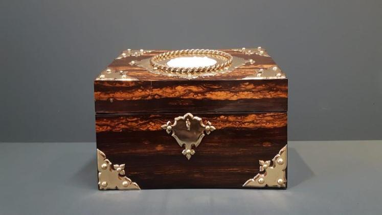 Superb Colomandel Stationary Box With Wedgwood Panel  - Image 3