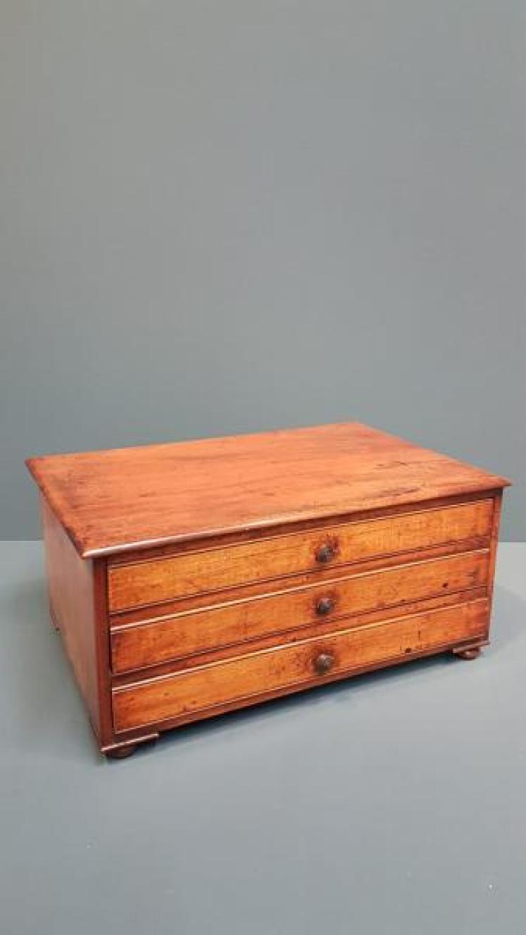 Small Victorian Walnut Table Top Collectors Chest - Image 1