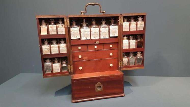 Superb Early Victorian Apothecary Box - Image 2