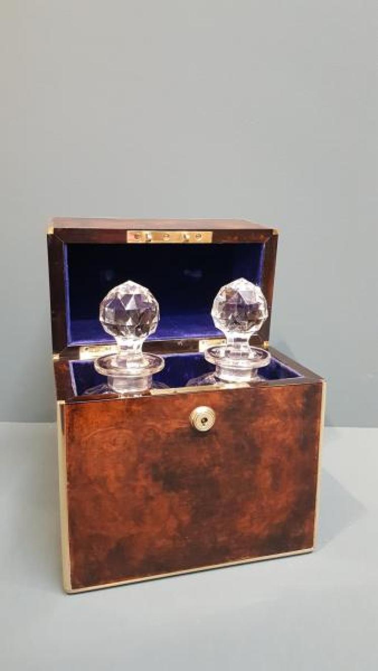 Superb Victorian Burr Walnut Tantalus Box - Image 1