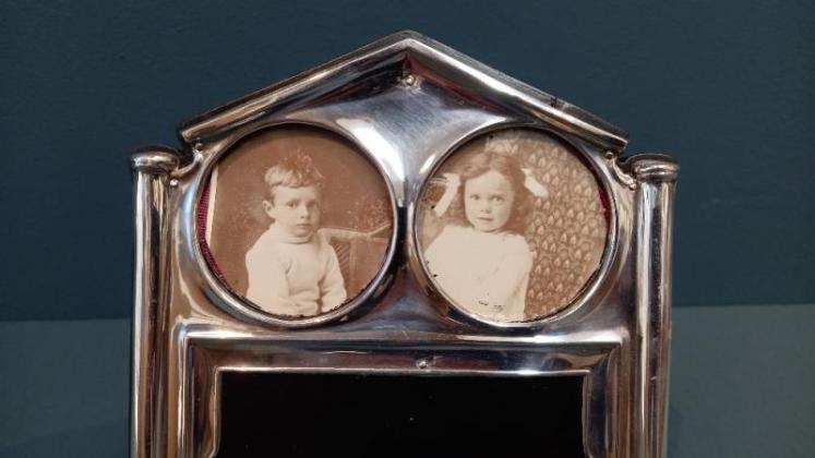 Rare Edwardian Silver Three Window Photo Frame - Image 3