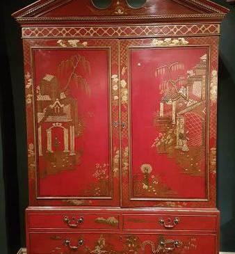 George III Chinoiserie Decorated Press Robe
