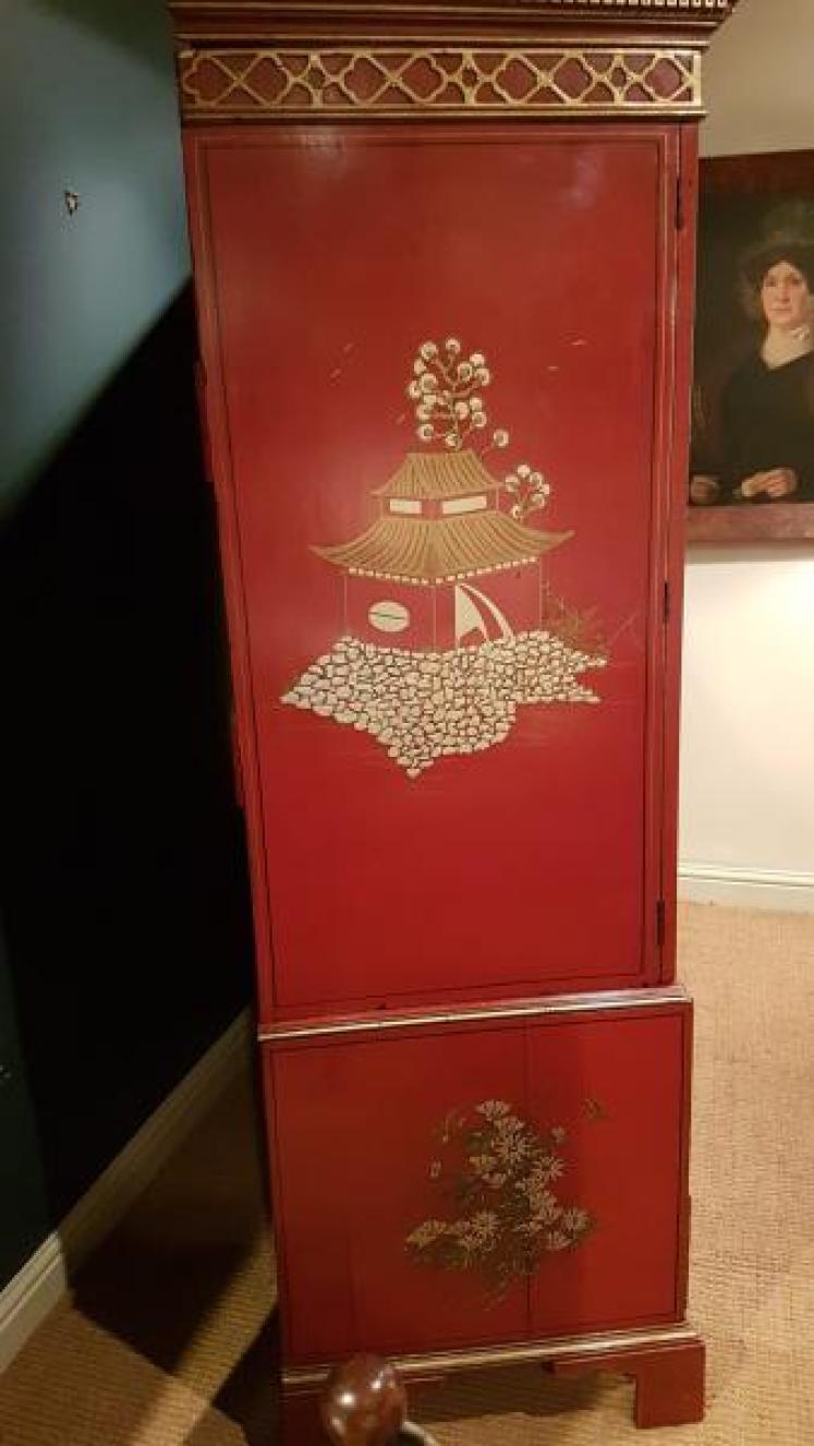 George III Chinoiserie Decorated Press Robe - Image 2