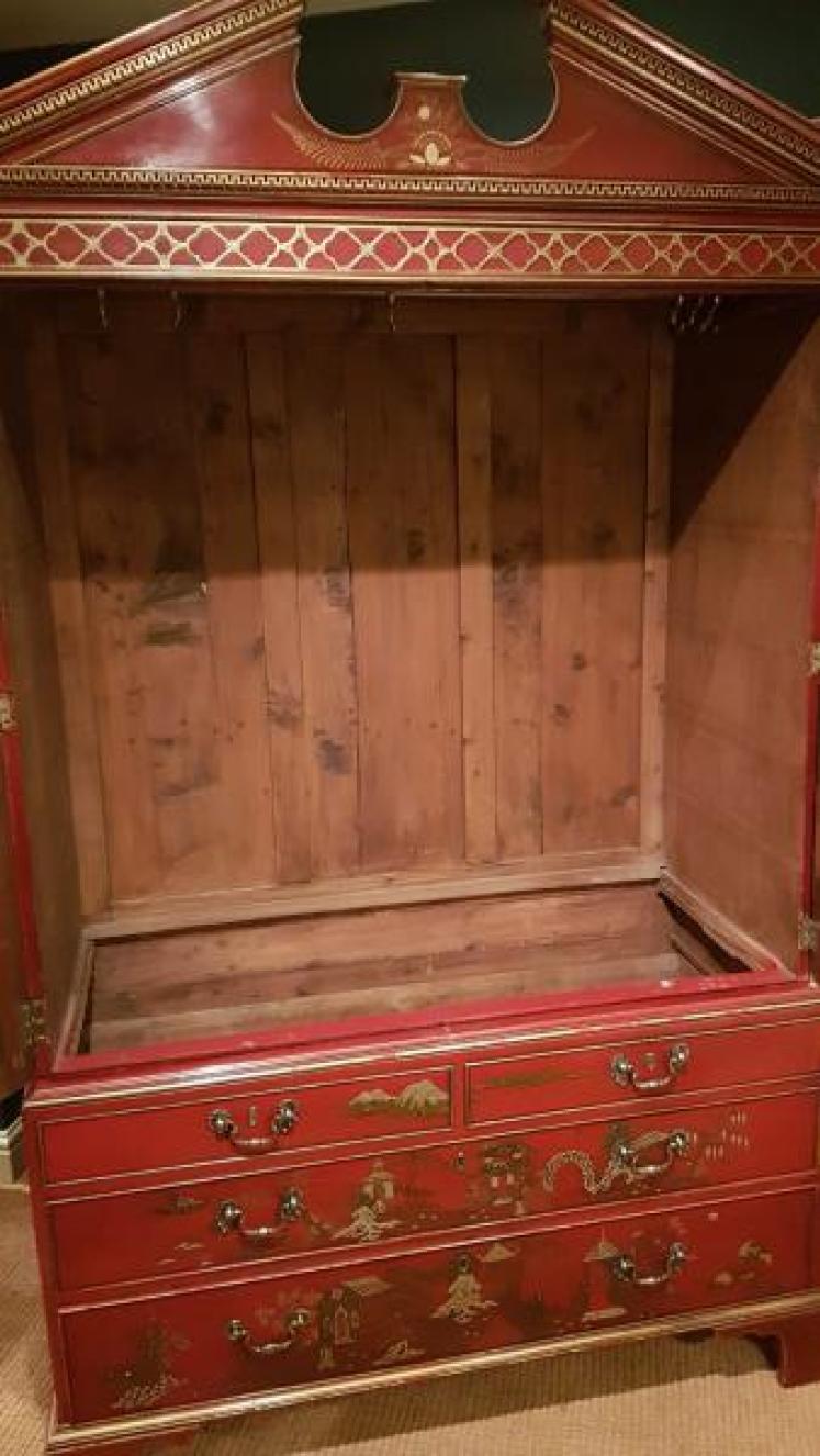 George III Chinoiserie Decorated Press Robe - Image 3