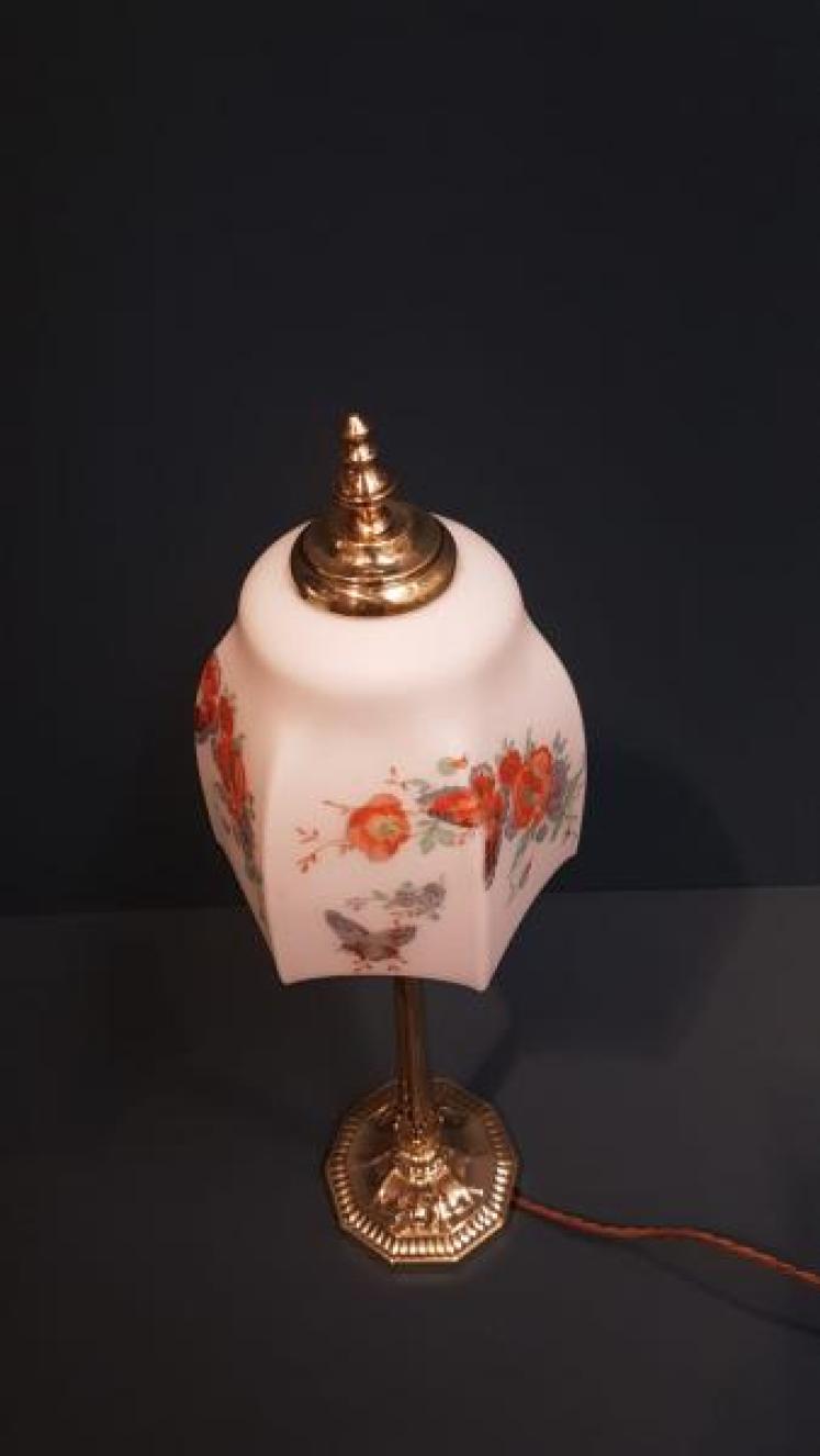Edwardian Brass Table Lamp and Glass Shade - Image 3