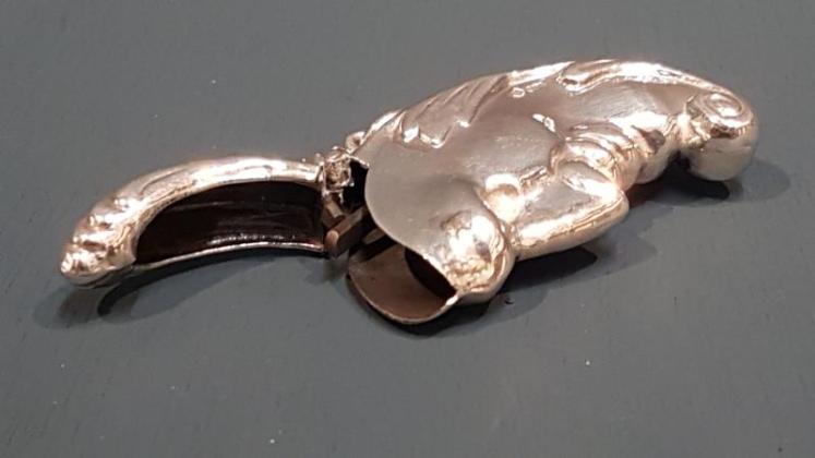 Silver Man in the Moon Vesta Case - Image 4
