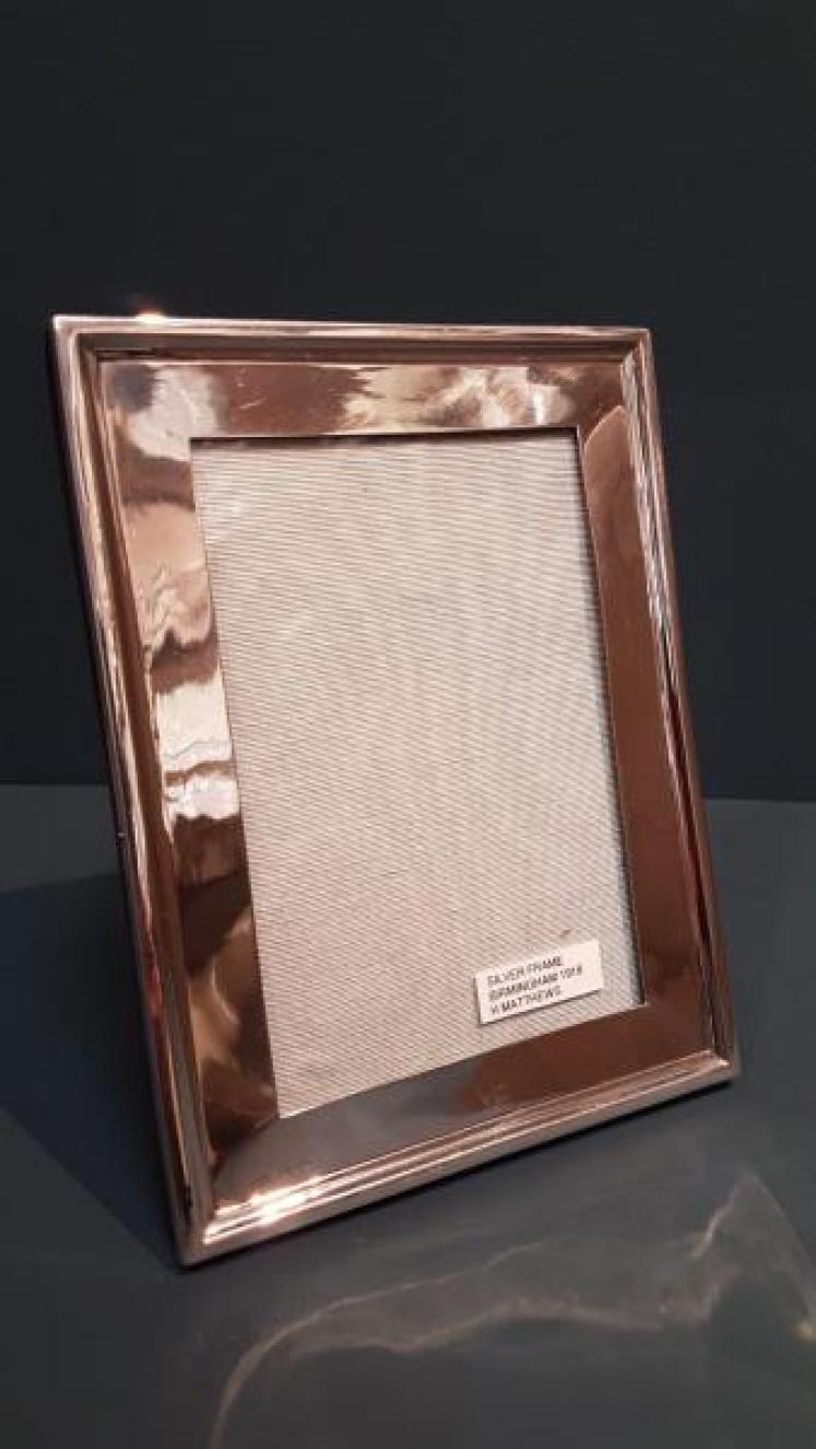 George V Silver Photo Frame - Image 1