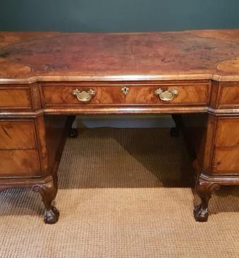 Fine Quality Edwardian Walnut Partners Desk
