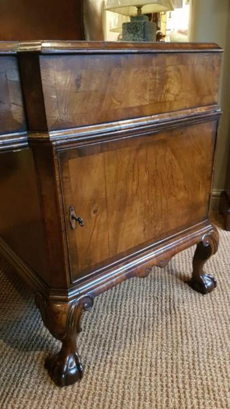 Fine Quality Edwardian Walnut Partners Desk - Image 4